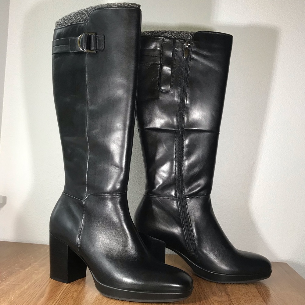 Ecco Black Leather Tall Boot. Sz41 Water Resistant